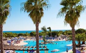 Aquamarina Beach Club